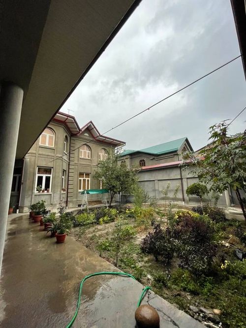 8-room house, 400 m²
