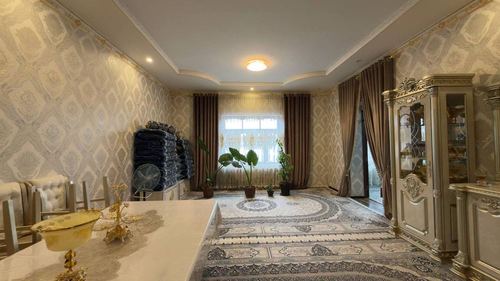 6-room house, 800 m²