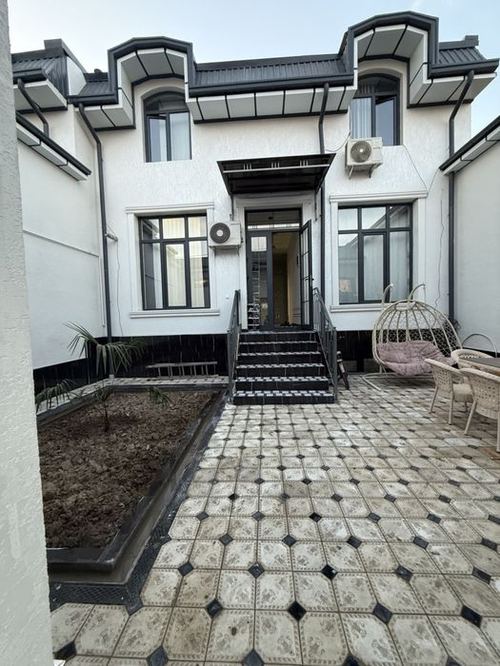 5-room house, 1500 m²