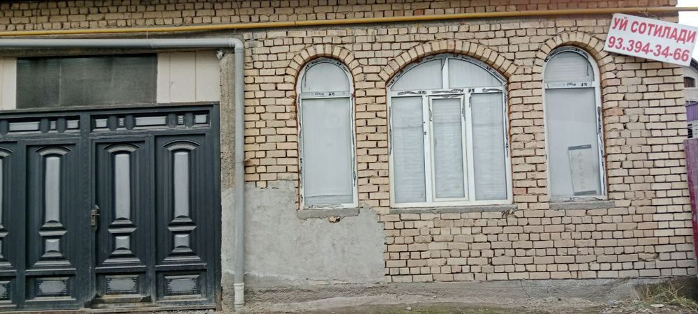 Yer 2.5 sotiladi mahallada