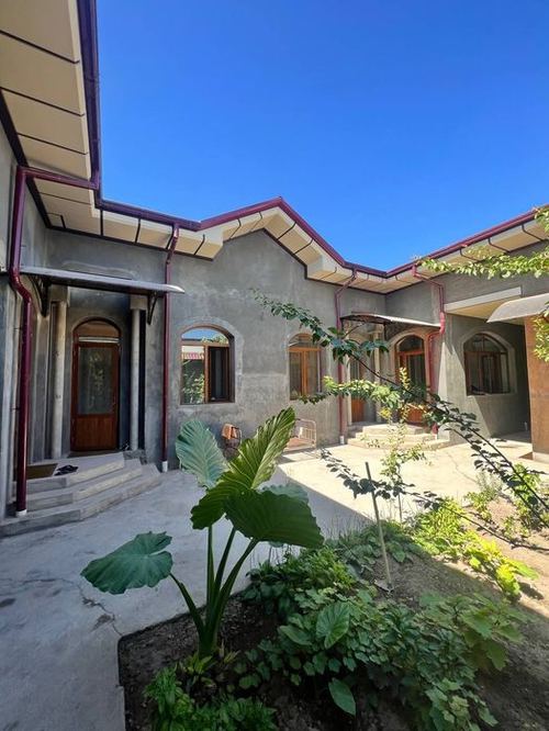 4-room house, 3000 m²