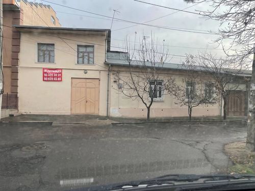 8-xonali uy, 320 m²