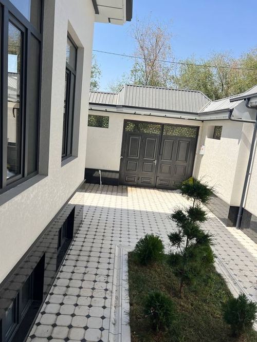 4-xonali kvartira, 195 m²