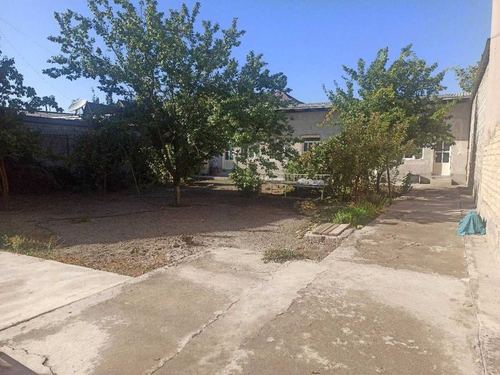 3-room house, 600 m²
