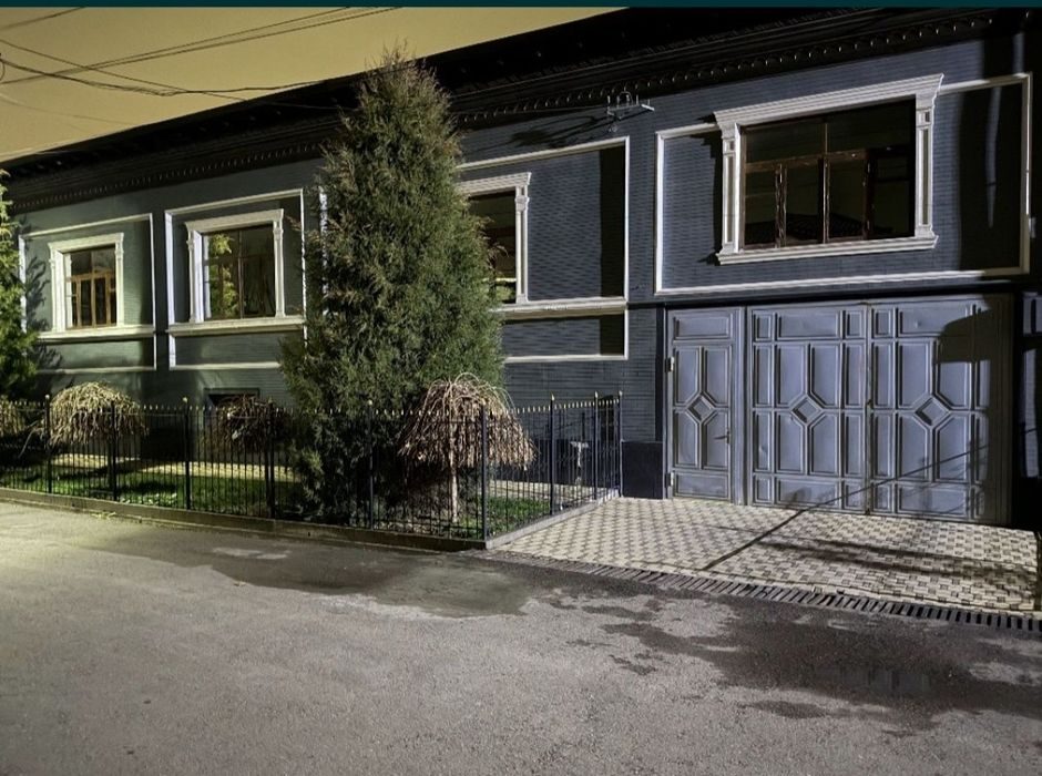 10-xonali uy, 700 m², Назарбек, sotuvga