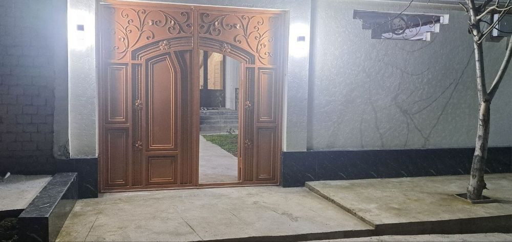 5-xonali uy, 224 m², Назарбек, sotuvga