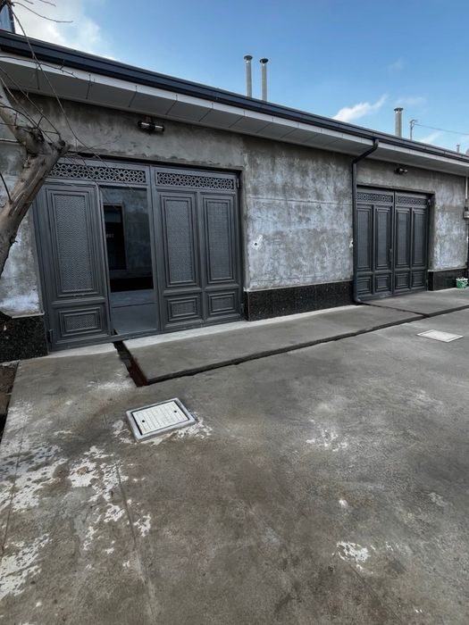4-xonali uy, 190 m², Назарбек, sotuvga
