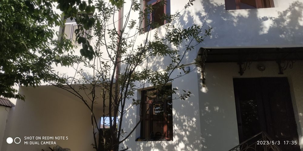 8-xonali uy, 33 m², Назарбек, sotuvga