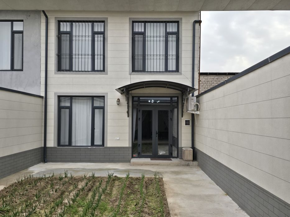 5-xonali uy, 130 m², Назарбек, sotuvga