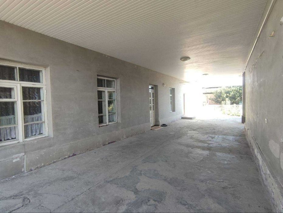 9-xonali uy, 1000 m², Назарбек, sotuvga