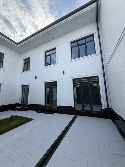 6-xonali uy, 250 m², Назарбек, sotuvga