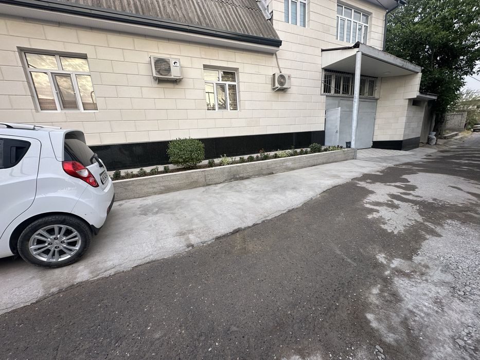 9-xonali uy, 700 m², Назарбек, sotuvga