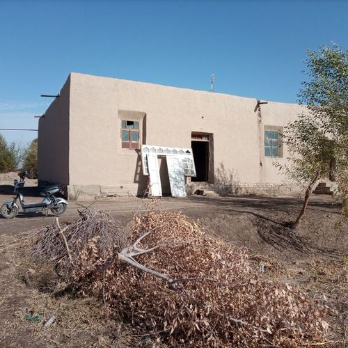 7-xonali uy qismi, 999 m²