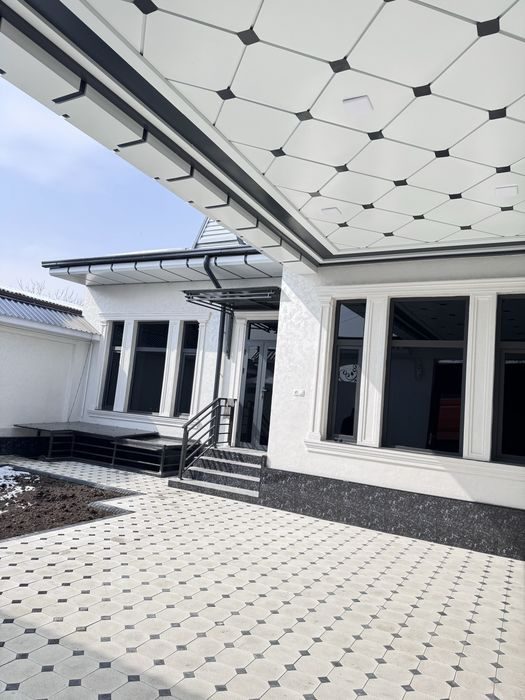 4-xonali uy, 200 m², Назарбек, sotuvga