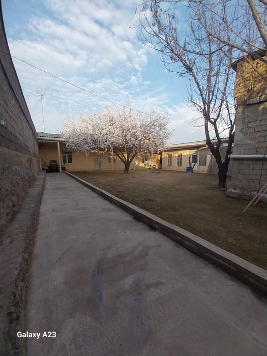 4-xonali uy, 550 m², Назарбек, sotuvga