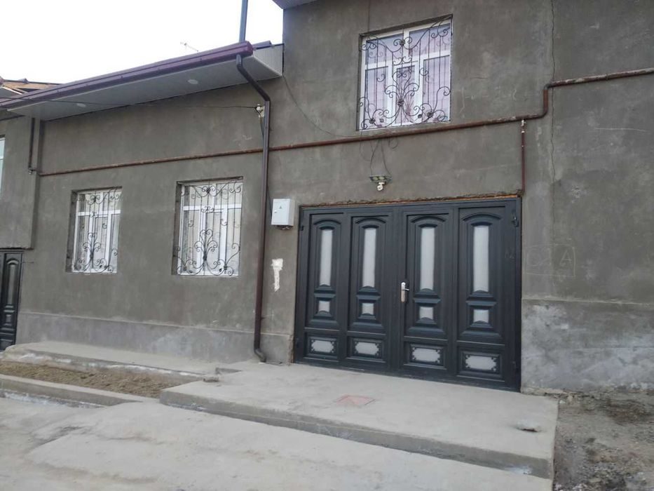 5-xonali uy, 300 m², Назарбек, sotuvga