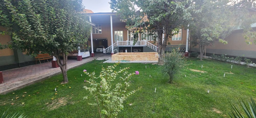 12-xonali uy, 800 m², Назарбек, sotuvga