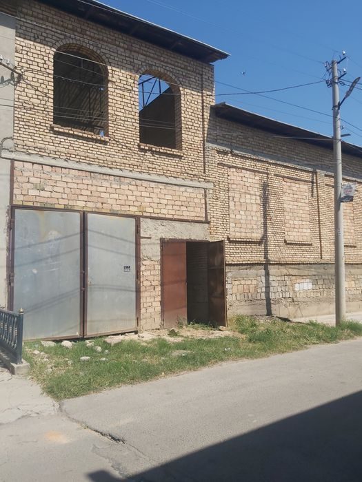 6-xonali uy, 840 m², Назарбек, sotuvga