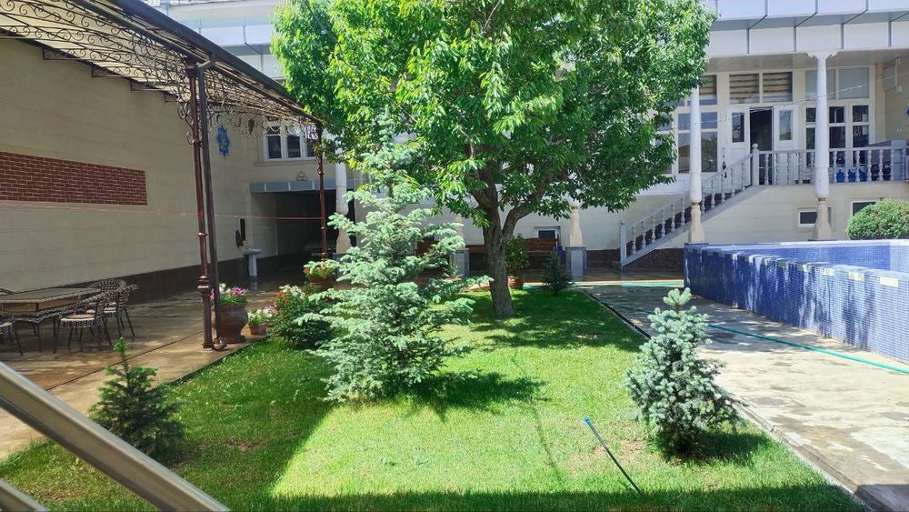 9-xonali uy, 800 m², Назарбек, sotuvga