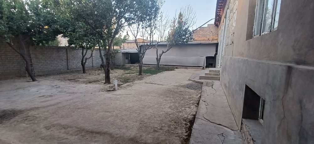 9-xonali uy, 7500 m², Назарбек, sotuvga