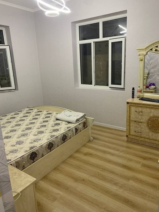 5-xonali uy, 70 m², Назарбек, sotuvga