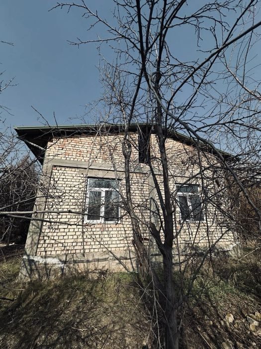 5-xonali uy, 1200 m², Назарбек, sotuvga