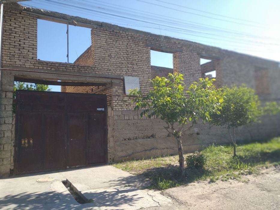 6-xonali uy, 600 m², Назарбек, sotuvga