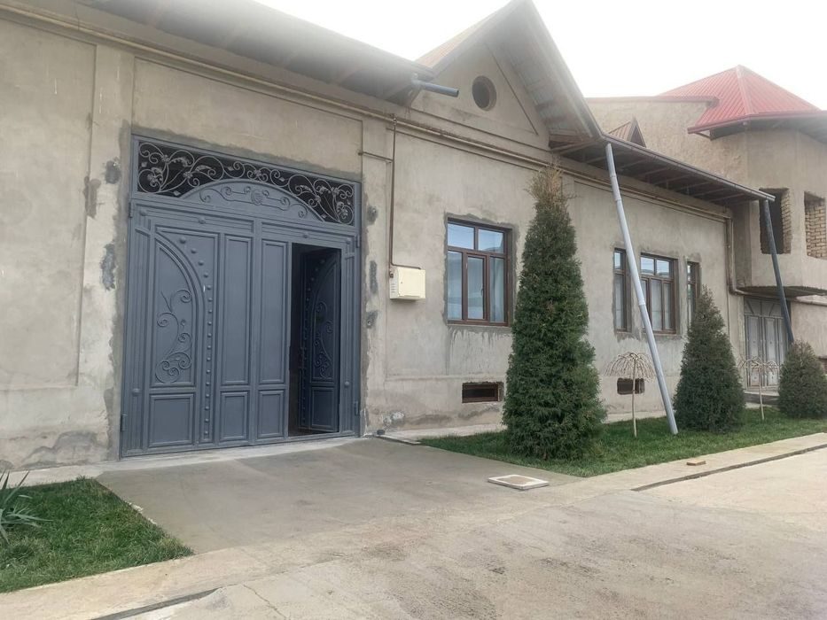 8-xonali uy, 800 m², Назарбек, sotuvga
