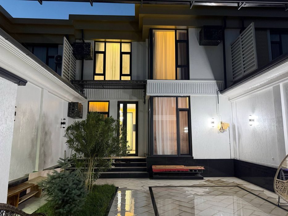6-xonali uy, 200 m², Назарбек, sotuvga