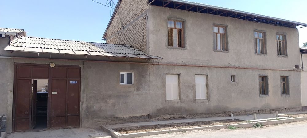 10-xonali uy, 300 m², Назарбек, sotuvga