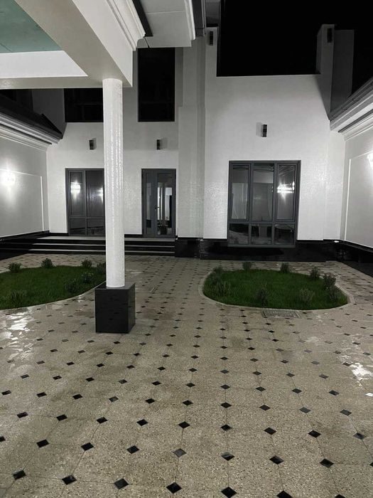5-xonali uy, 600 m², Назарбек, sotuvga