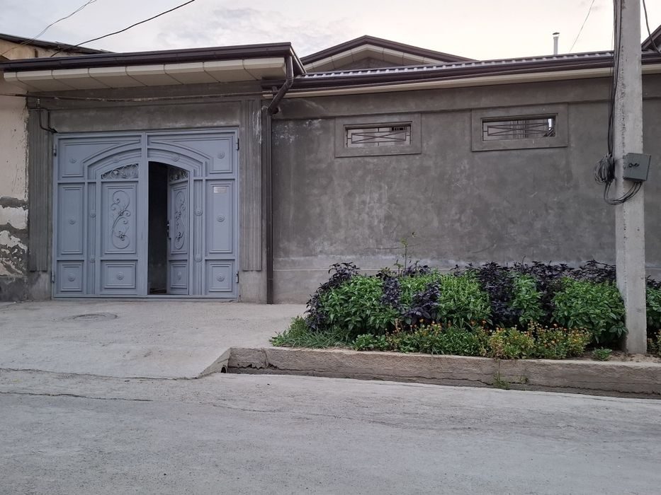 6-xonali uy, 2 m², Назарбек, sotuvga