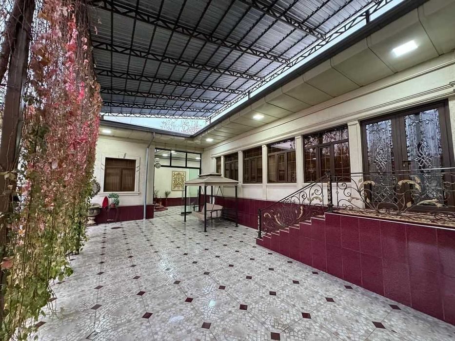6-xonali uy, 439.76 m², Назарбек, sotuvga