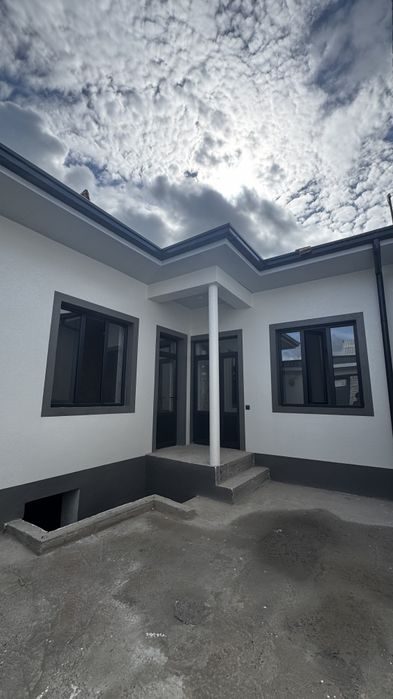 4-xonali uy, 130 m², Назарбек, sotuvga