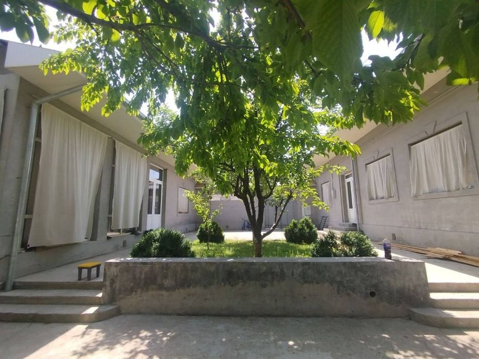 4-xonali uy, 300 m², Назарбек, sotuvga