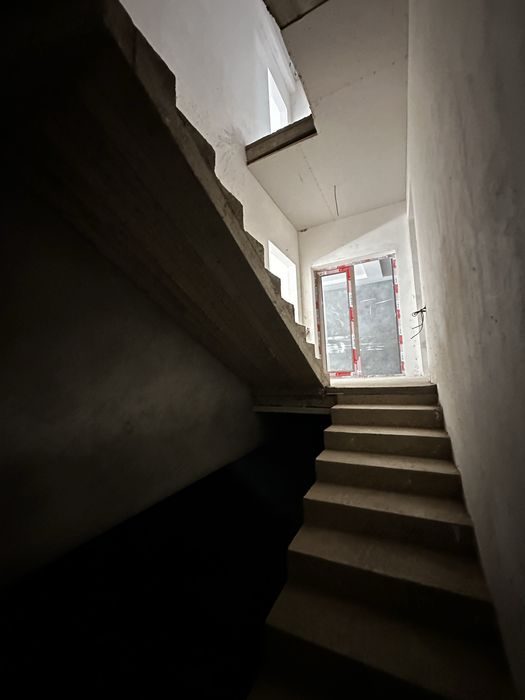 9-xonali uy, 300 m², Назарбек, sotuvga