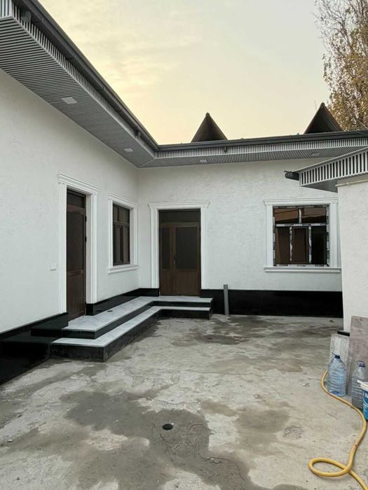 4-xonali uy, 220 m², Назарбек, sotuvga