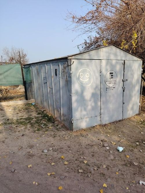 Гораж с автомобилем Даган