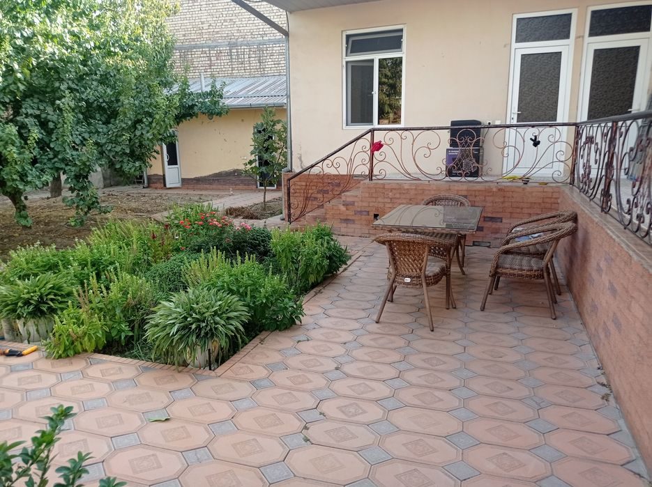 5-xonali uy, 7500 m², Назарбек, sotuvga