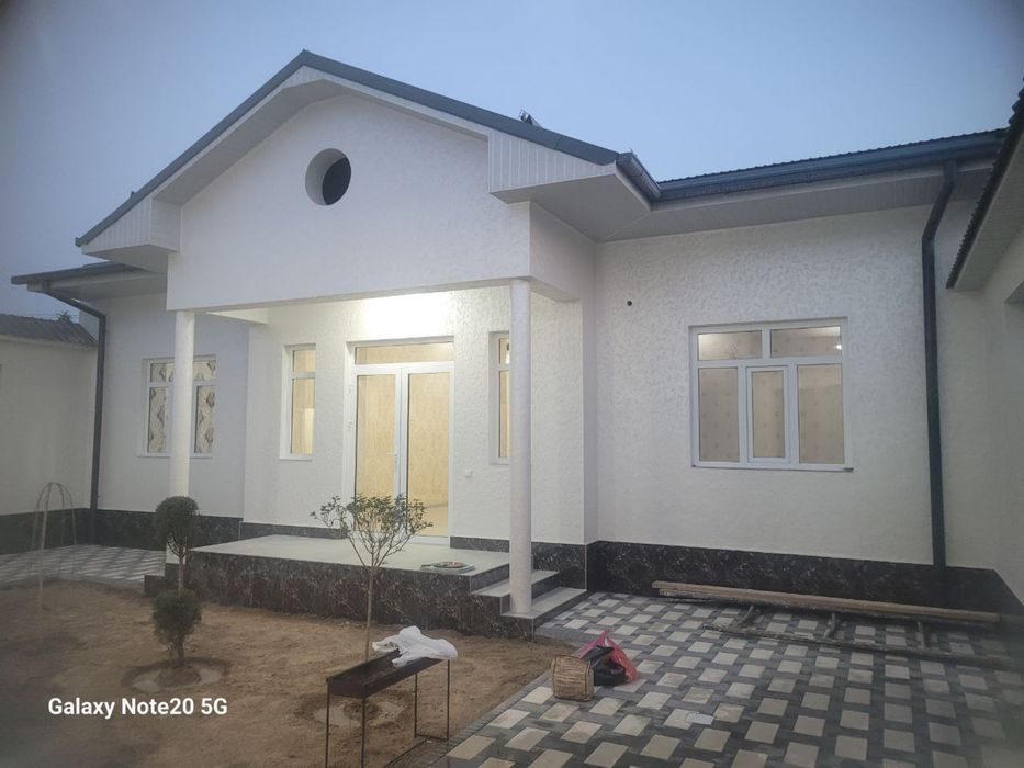 4-xonali uy, 200 m², Назарбек, sotuvga