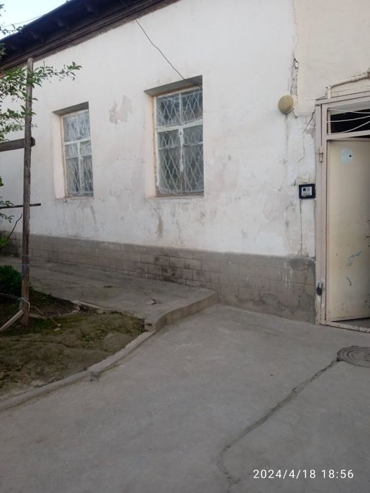 5-xonali uy, 3 m², Назарбек, sotuvga