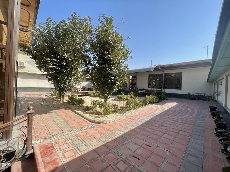 10-xonali uy, 800 m², Назарбек, sotuvga