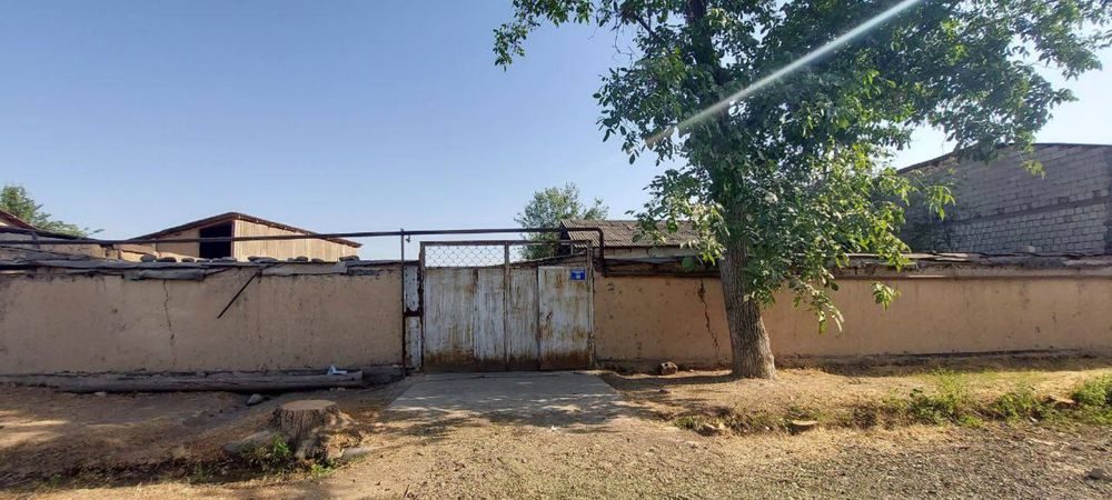 4-xonali uy, 93 m², Назарбек, sotuvga