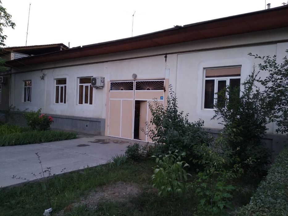 8-xonali uy, 600 m², Назарбек, sotuvga