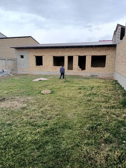 Курилиши битмаган уй