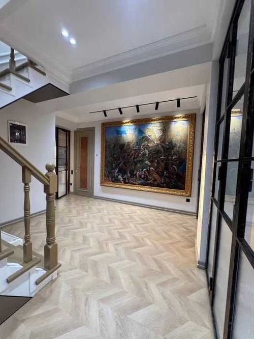 5-room apartment, 160 m²