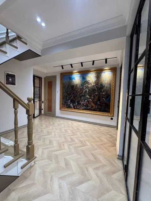 5-room apartment, 160 m²