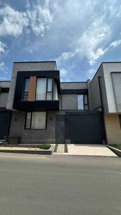 5-room house, 2 m², Tashkent, Almazar District, for sale