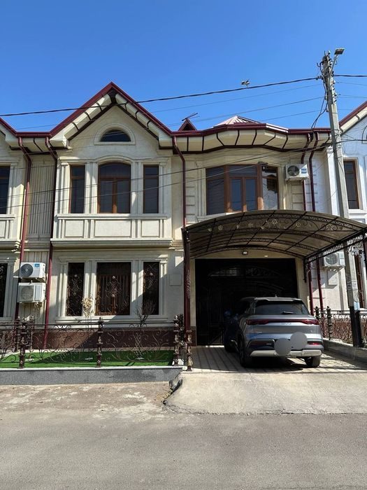8-room house, 200 m², Tashkent, Almazar District, for sale
