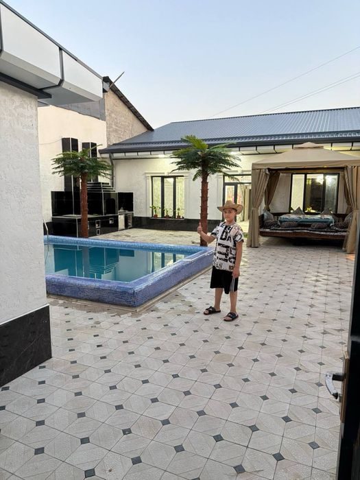 5-room dacha, 3000 m², Tashkent, Almazar District, for sale